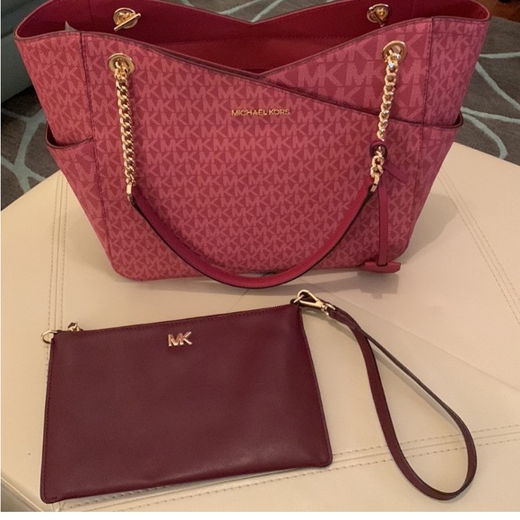 CLASSY MK WRISTLET — GENTLY PRE-LOVED - Picture 2 of 2